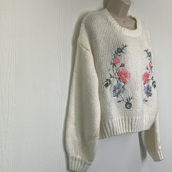 H&M - White Colorful Floral Knit Long Sleeve Crew Neck Sweater Size Large - Picture 3 of 10